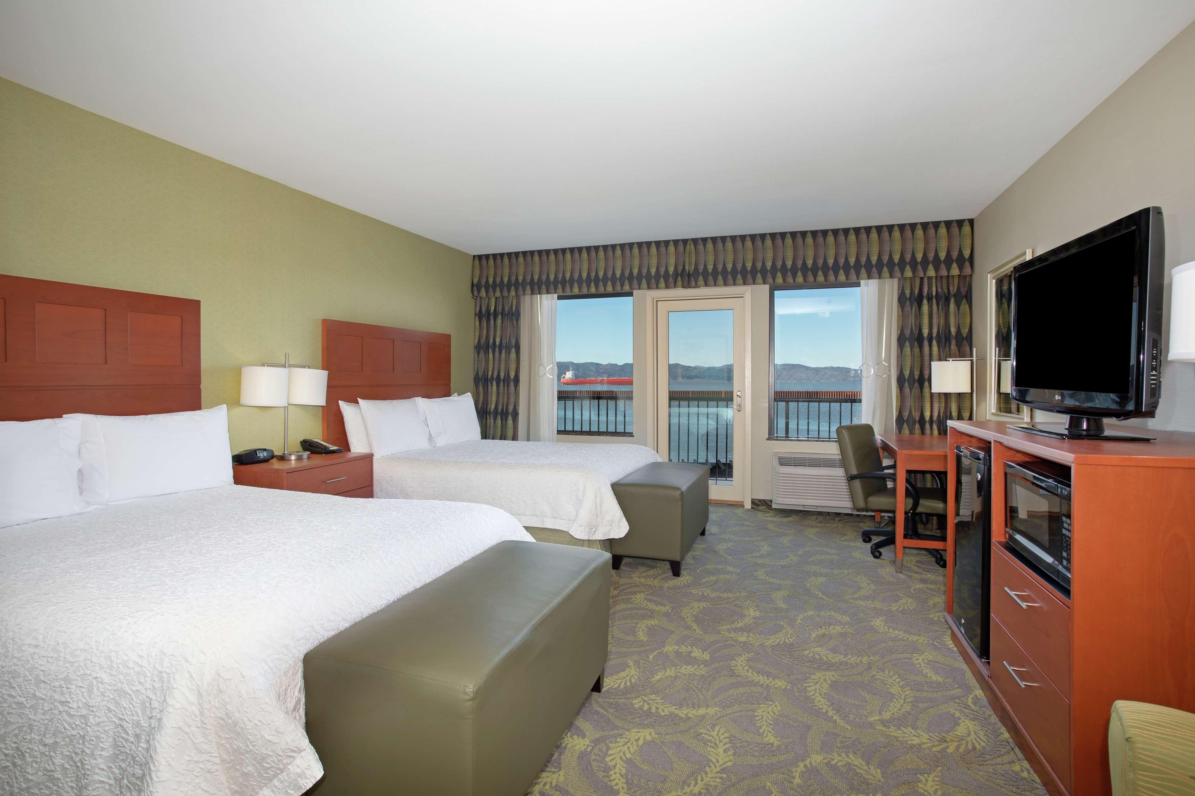 Hampton Inn & Suites Astoria Exterior foto