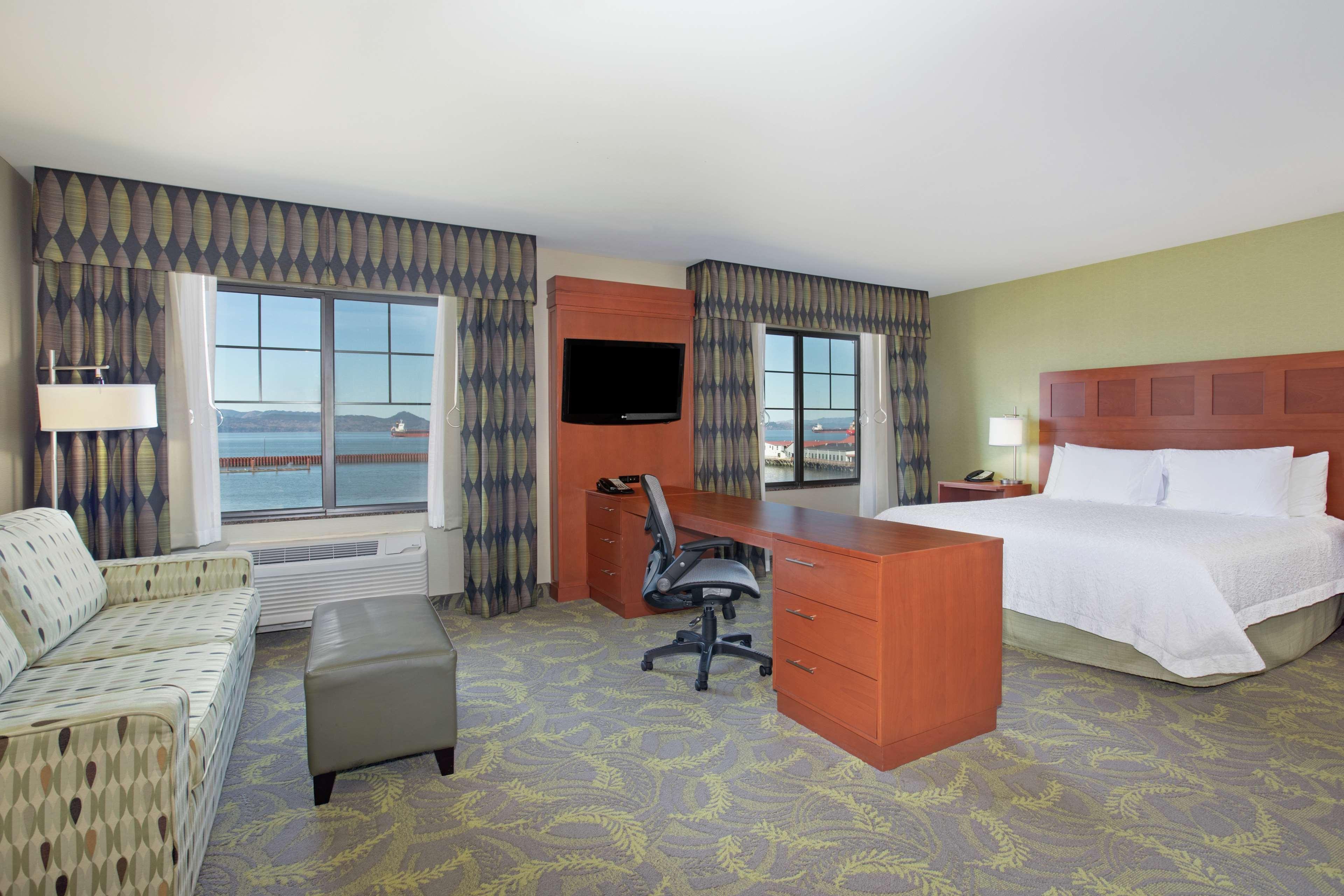 Hampton Inn & Suites Astoria Exterior foto